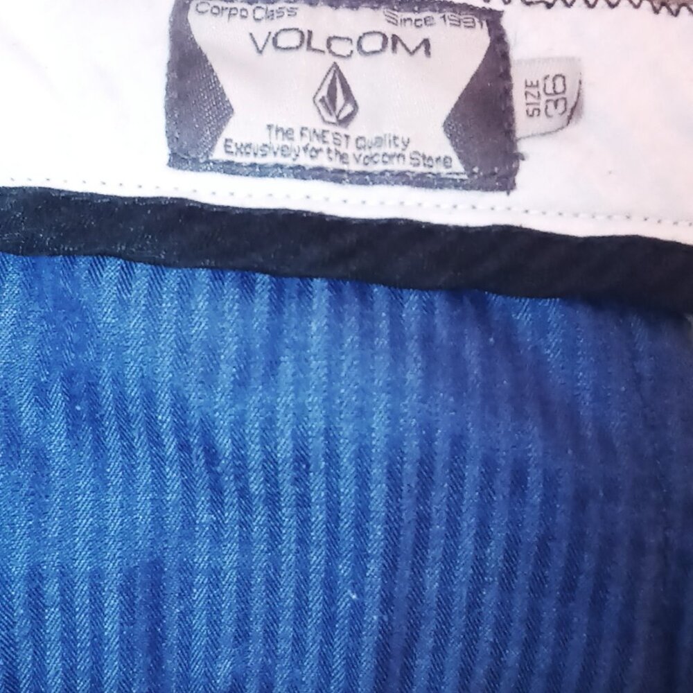 Volcom Shorts - Picture 7 of 7